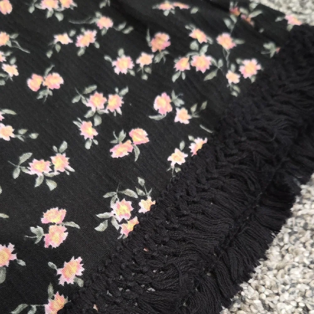 No Boundaries Black Shorts with Pink Floral Design Elastic Waistband Size XXL - Picture 4 of 4